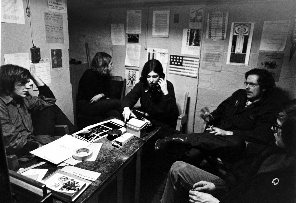 Draft-age Americans being counseled by Mark Satin (far left) at the Anti-Draft Programme office on Spadina Avenue in Toronto, August 1967. Photo: Laura Jones, Creative Commons, some rights reserved