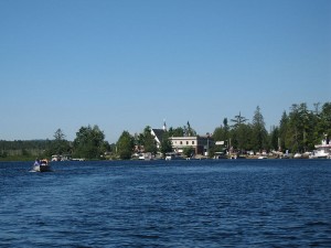 Racquette Lake NY (From Wikipedia/photographer DzikieKwiaty)