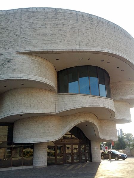 Canadian Museum of History, formerly called Canadian Museum of Civilization, in Gatineau. Image by Andrevruas, Creative Commons